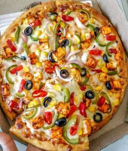 Maharaja Veg Pizza
