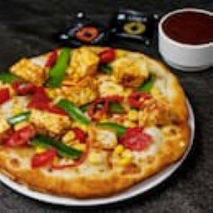 Chilli Paneer Pizza + Coke (250 Ml) Combo