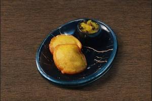Dhuska (2 Pcs) with aloo chana sabzi 