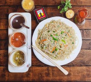 Veg Hakka Noodles