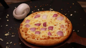 7" Onion Blossom Pizza