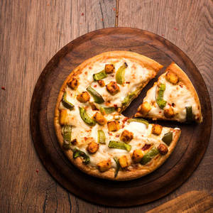 Paneer tikka pizza