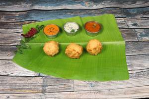 Batata Vada Sambhar (3 Pcs)