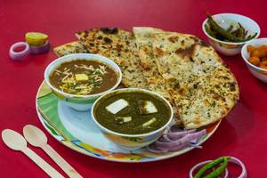 Paneer Naan, Palak Paneer, Dal Makhni