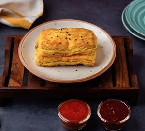 Veg Puff [R.H]