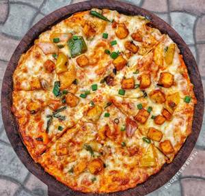 Medium Chiili Paneer Pizza