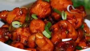 Veg Chilli Momos (8 Pcs) ( Red Chutney + Mayonnaise ) 