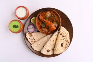 Chicken Do Pyaza + 4 Tawa Roti + Salad
