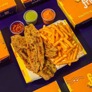 Crispy Bombil Masala Fry (4 Pcs) With Fries