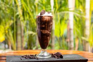 Salted Caramel & Cookie Crumble Oreo Shake