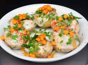 SHEV POTATO DAHI Puri(s.p.d.p)
