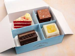 Assorted Box of Eggless Pastries [4 Pcs]
