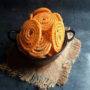 Homemade Chilly Murukku/ Kara Chakli (200 Gms)