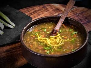 Veg Manchow Soup With Cripsy Noodles