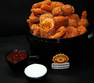 Mix Kurkure Bucket Party Combo 2500ml 50 Pcs {serves 5-6}