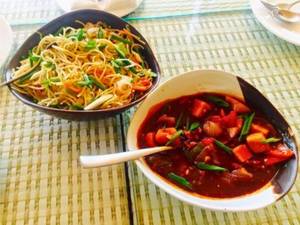Chilli Paneer Gravy With Veg Noodles