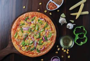 Cheese and corn pizza