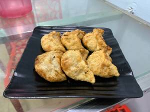 Chicken fried momos 6 Pcs