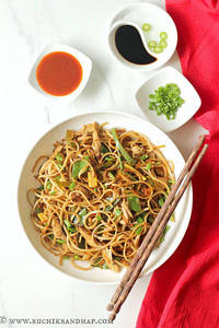 Hakka Noodles (veg)