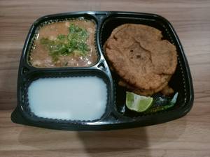 4 Kuttu Ki Puri + Falahari Sabzi