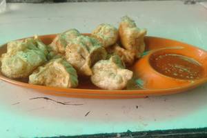 Veg Fried Momos [10 Pieces]