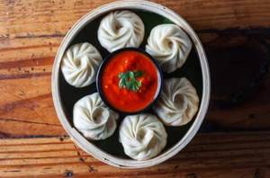 Veg Steamed Momos [6 Pieces]