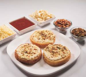 Cheesy Garlic Bread (150 gms)