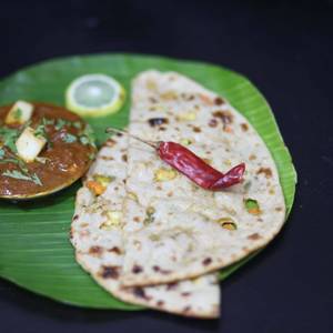 Naan with Paneer Butter Masala