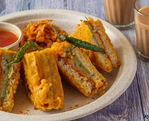 Bread Pakoda & Ginger Tea