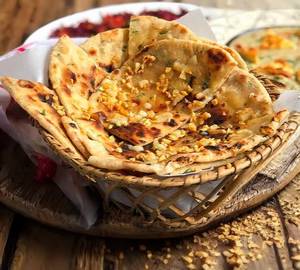 Cheese garlic naan