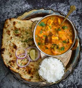 Matar Paner With 2 Roti