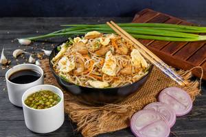 Chicken Burnt Garlic Noodles Regular(750 Ml)