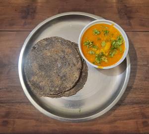 3 Kuttu Ke Parathe + Aloo Tamatar Gravy
