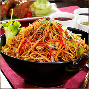 Sphagetti With Bell Pepper And Olives
