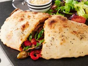 Harissa Calzone