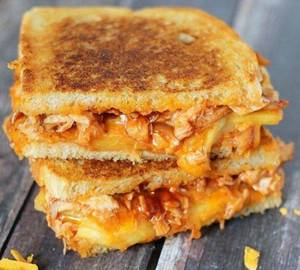 Fried chicken masala sandwich