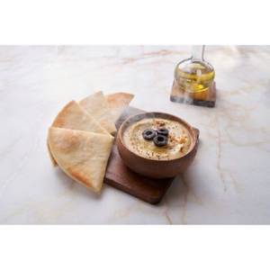 Smoked Hummus with Pita Bread