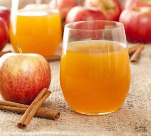 Fresh apple juice