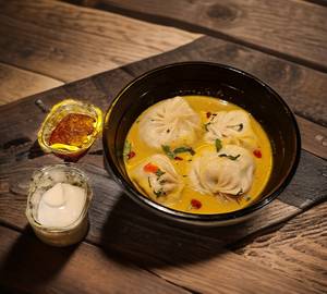 Veg Jhol Momos ( 4 Pieces)