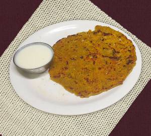 Thali Peeth With Curd
