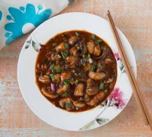 Chilli Chicken With Mushroom Gravy [8 Pieces]