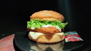 Cheesy Paneer Burger