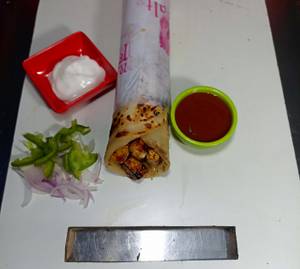 Bhuna paneer roll