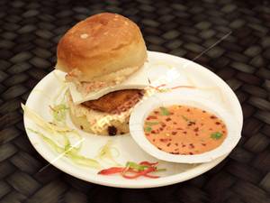 Masala Paneer Burger