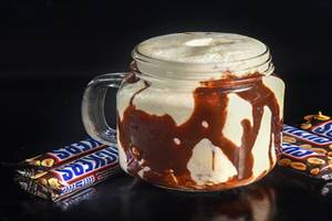 Creamy Snicker Milkshake