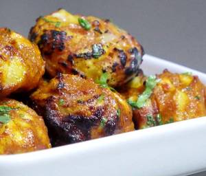 Veg Tandoori Momos (8 pcs)