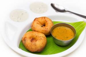 Onion Vadai (2 Pcs)