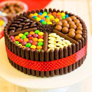 Eggless kitkat cake [500 grams]