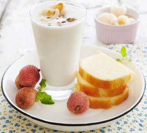 Lychee lassi