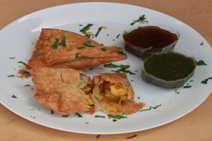 Panner Butter Masala Samosa